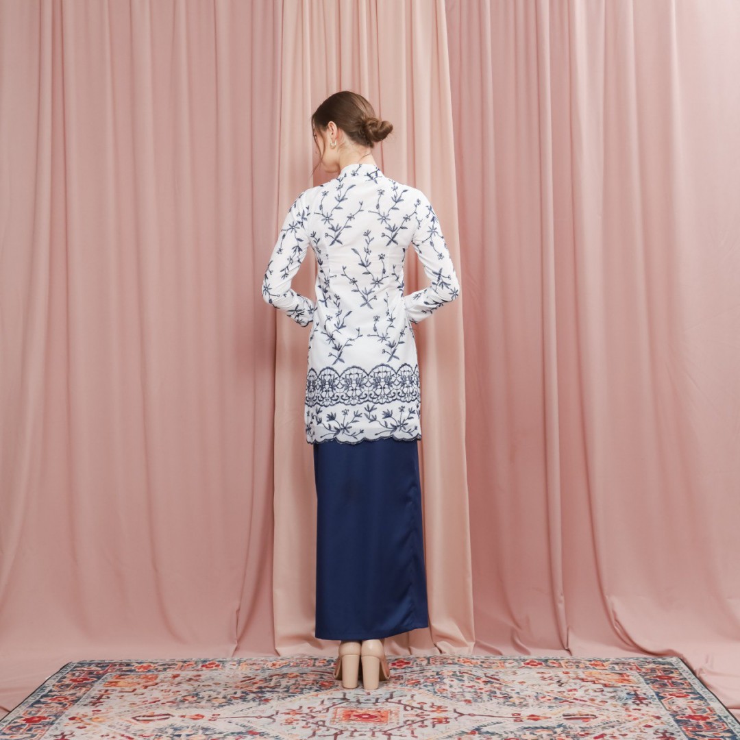 Kebaya Alaia - Space